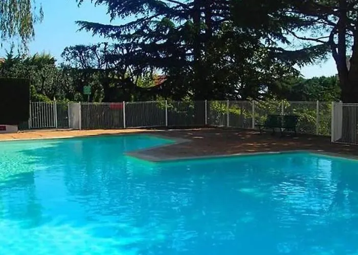 Lejlighed A Avec Piscine *