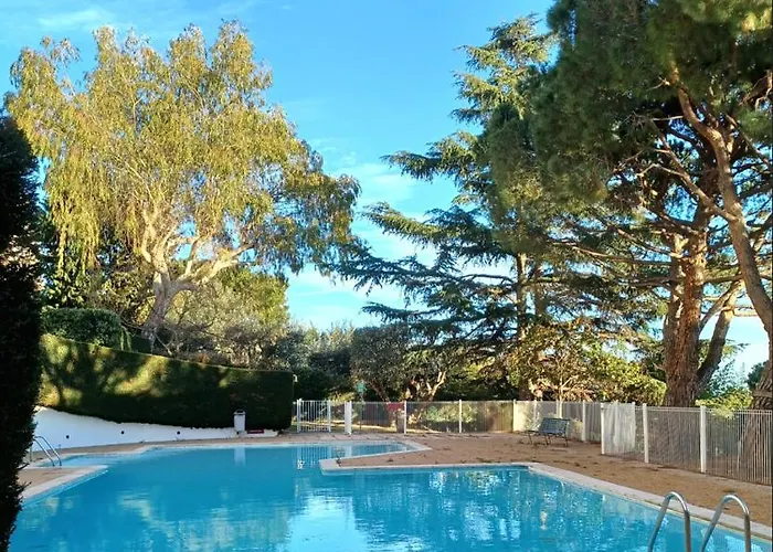 A Avec Piscine Apartment